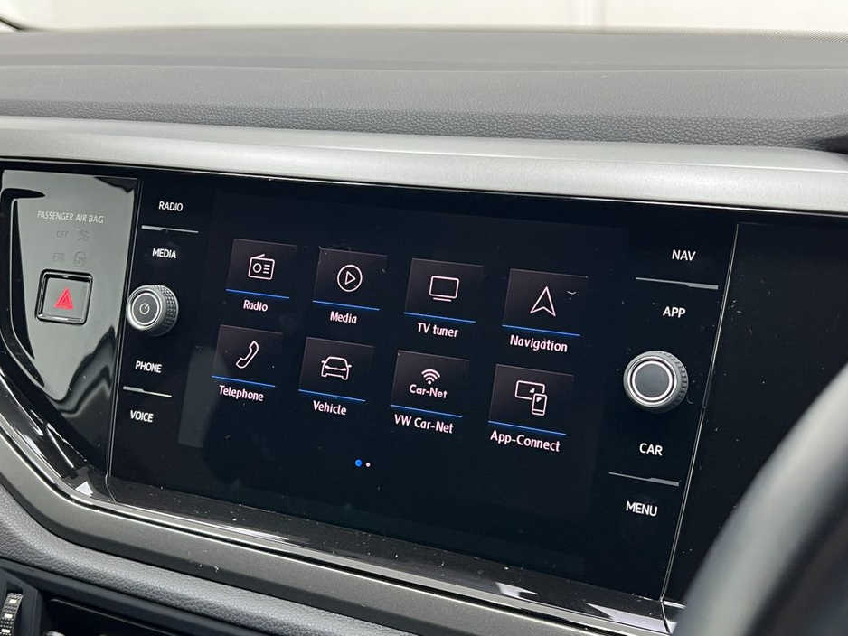 2018 Volkswagen Polo - image 19