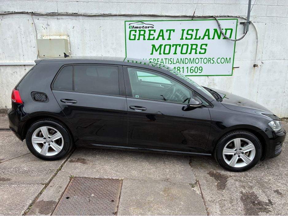 2015 Volkswagen Golf - image 4