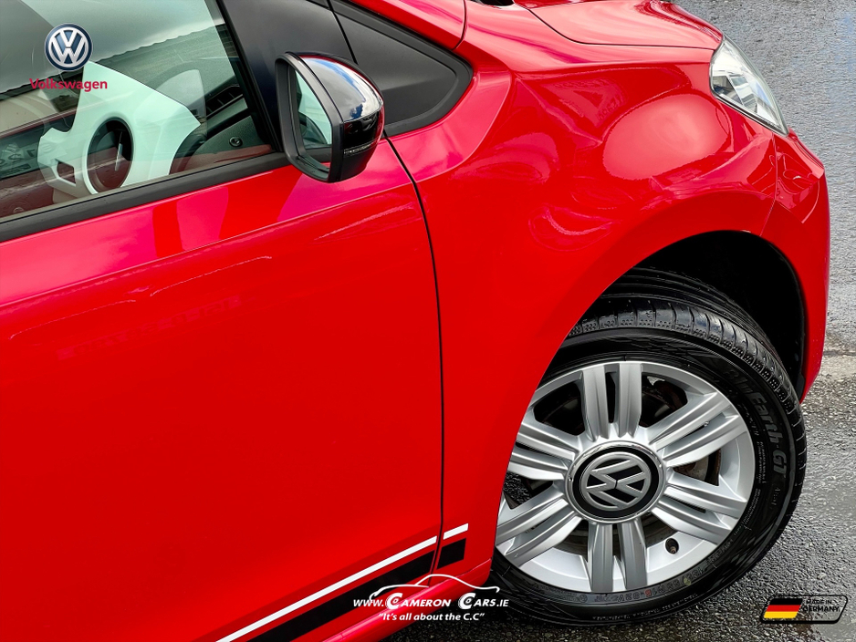 2017 Volkswagen up! - image 30