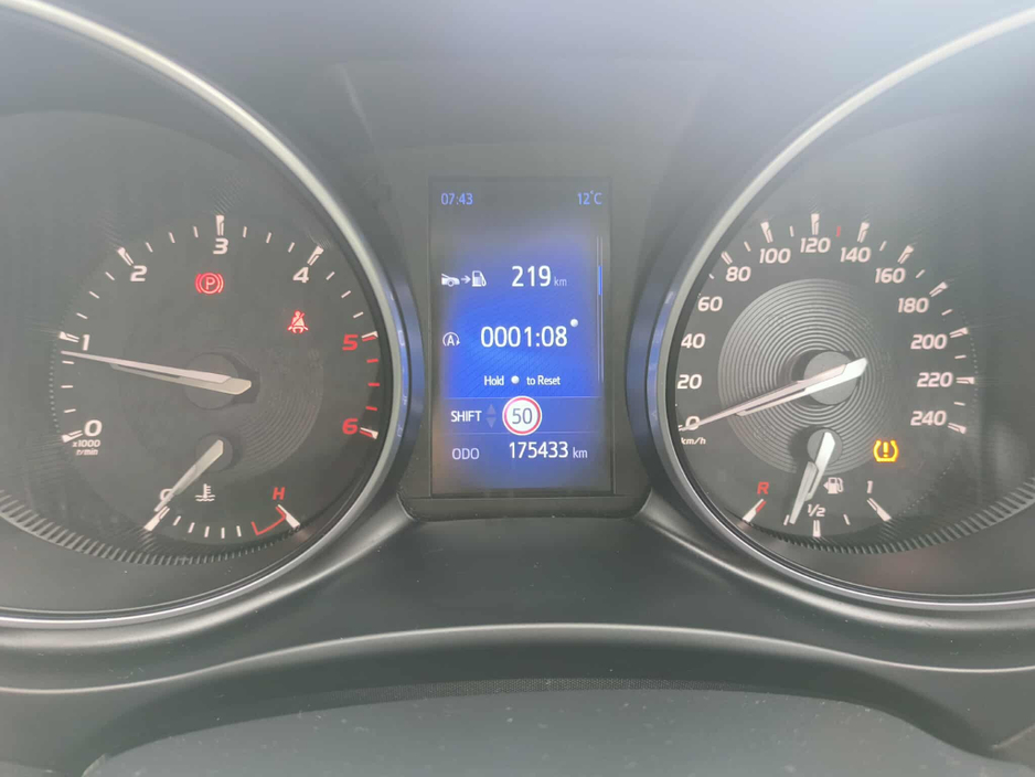 2017 Toyota Avensis - image 10