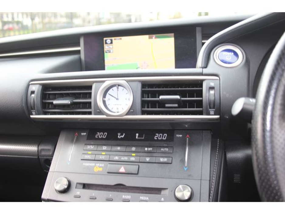 2016 Lexus RC 300 h - image 29