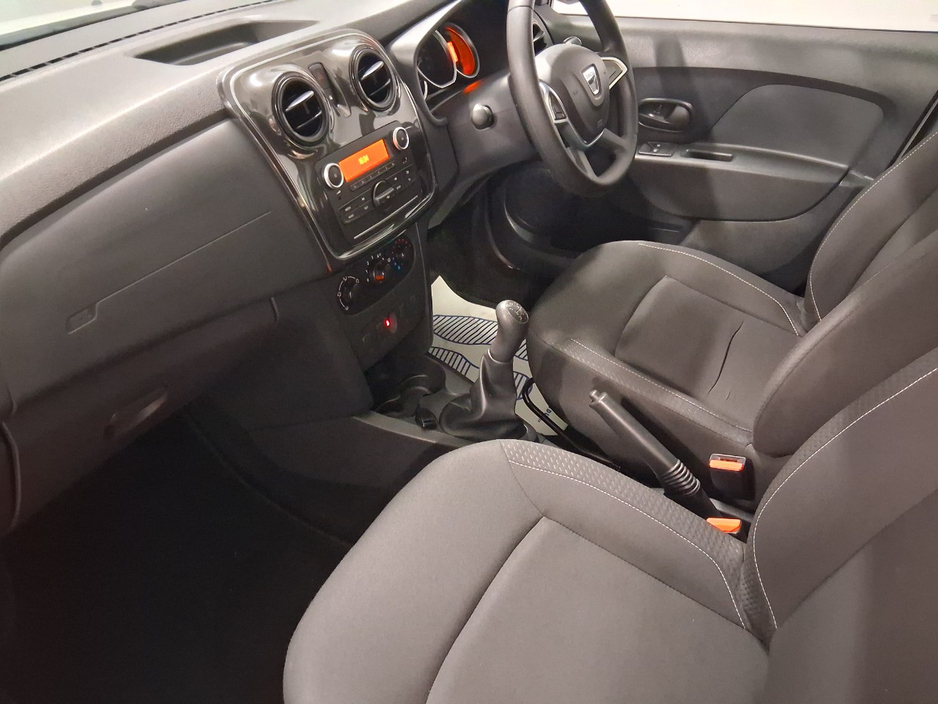 2019 Dacia Sandero - image 7