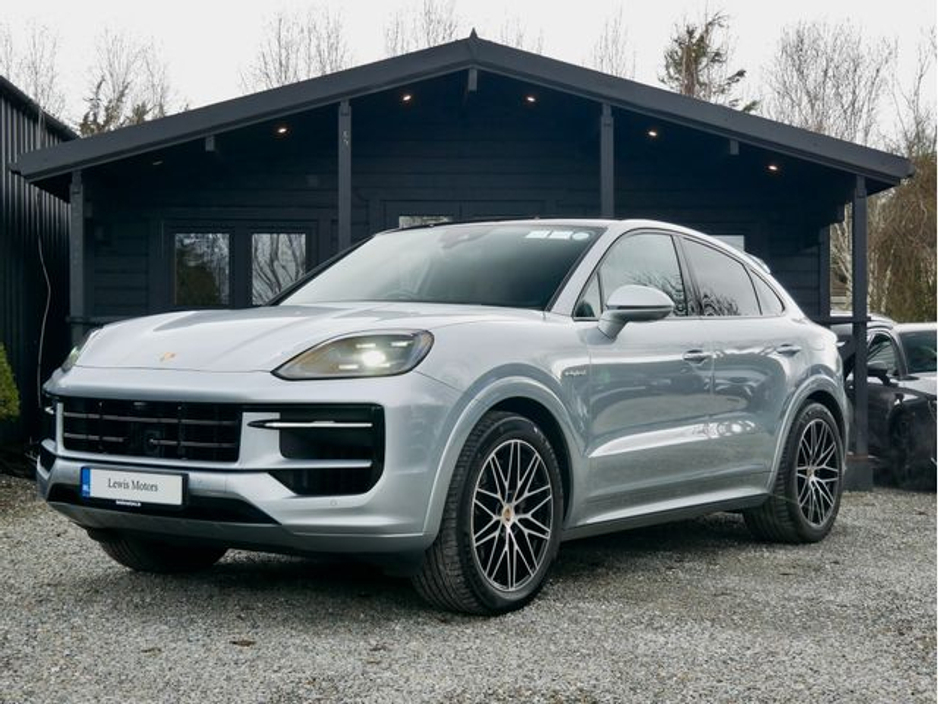 2024 Porsche Cayenne - image 3