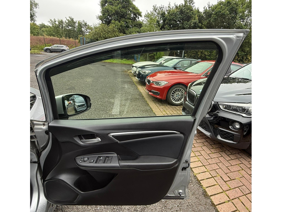 2014 Honda Fit - image 15