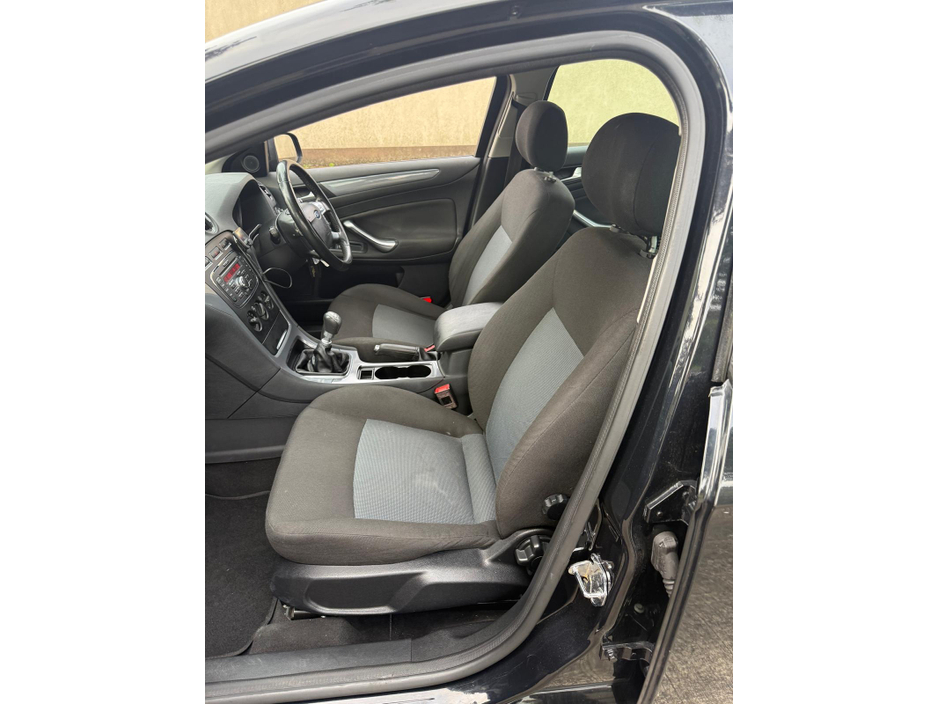 2013 Ford Mondeo - image 12