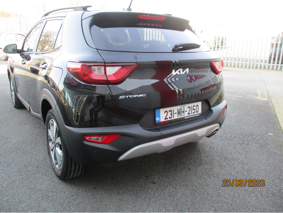 2023 Kia Stonic - image 9