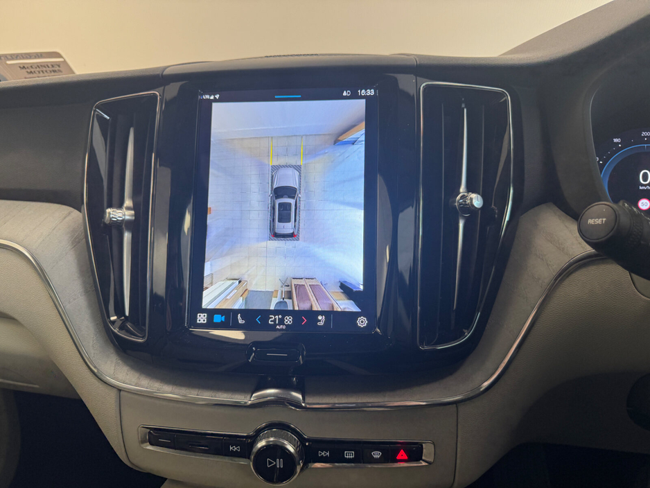 2024 Volvo XC60 - image 11