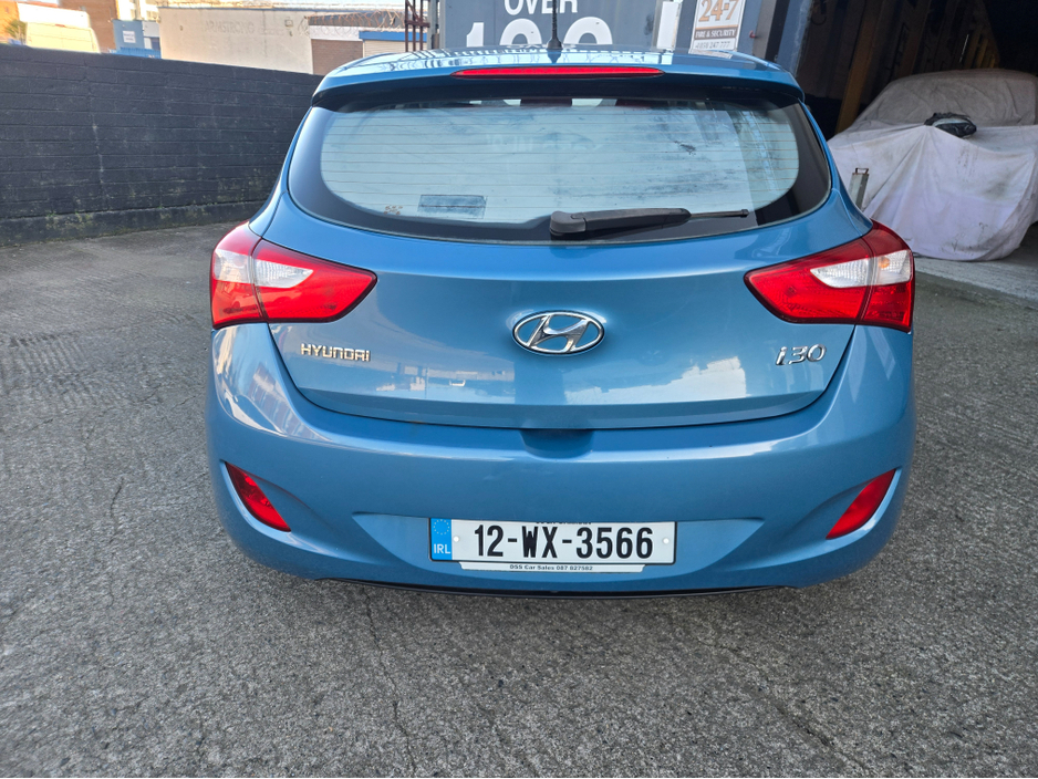 2012 Hyundai i30 - image 9