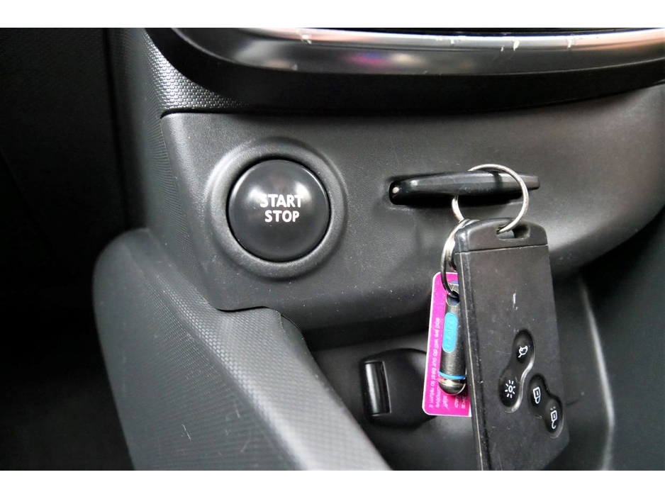 2016 Renault Clio - image 24