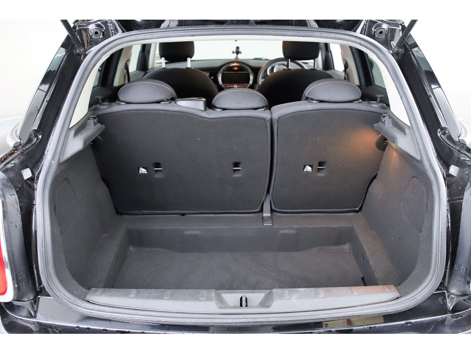 2016 MINI Hatch - image 26