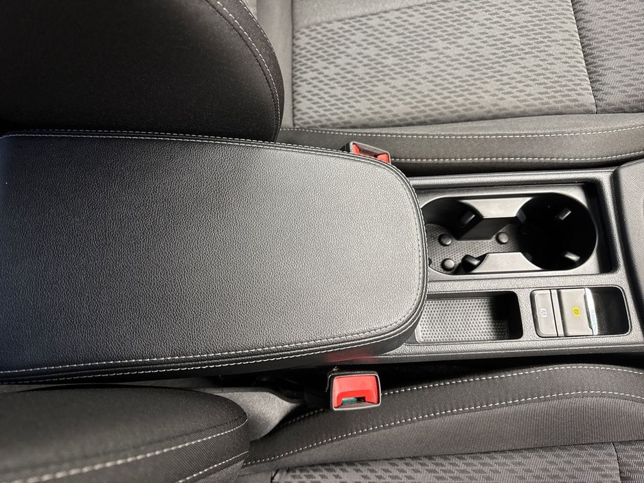 2023 Skoda Octavia - image 15