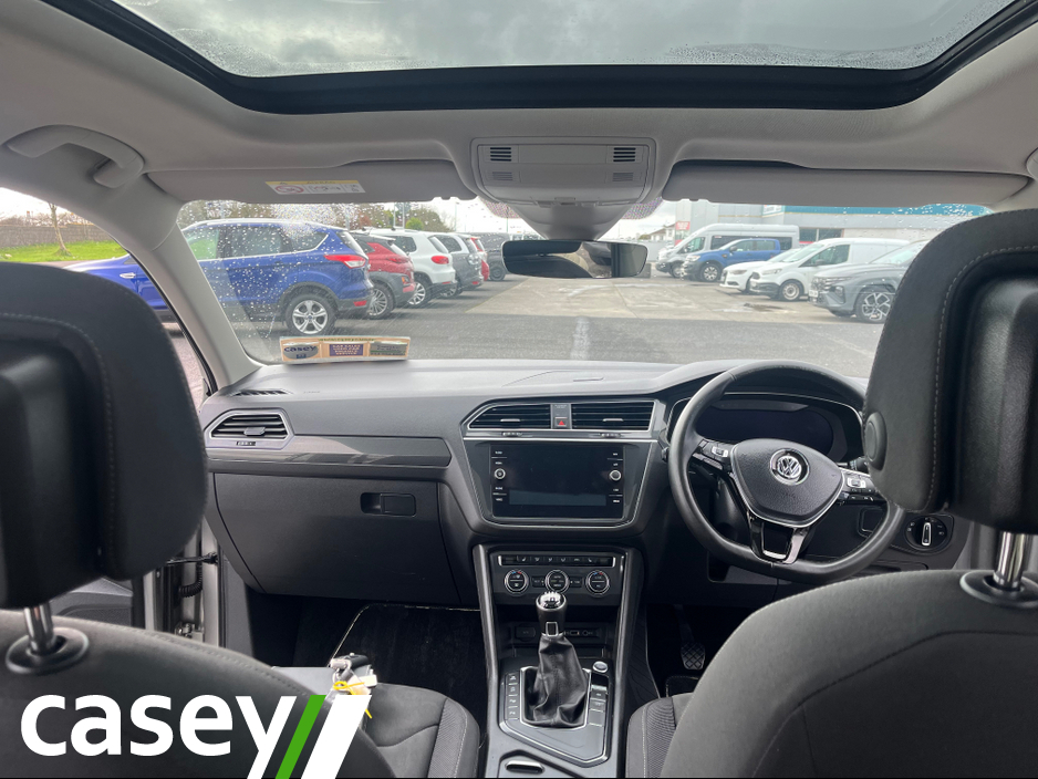 2018 Volkswagen Tiguan - image 14