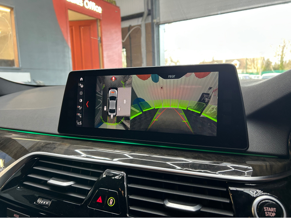 2017 BMW 5 Series - image 6