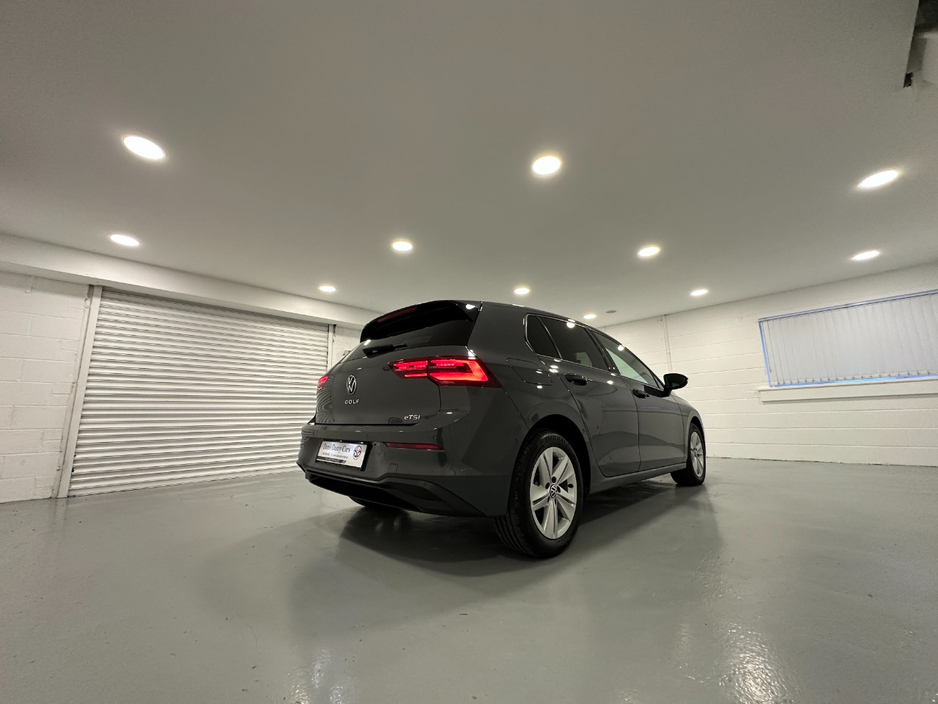 2021 Volkswagen Golf - image 18