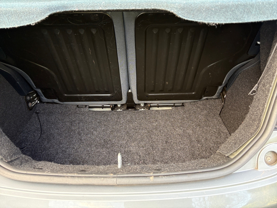 2010 Ford Ka - image 17