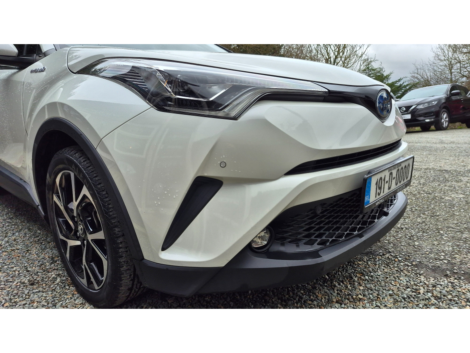 2019 Toyota C-HR - image 3