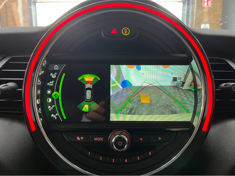 2018 MINI Cooper €17950 2018 MINI COOPER 1.5 AUTOMATIC / CRUISE CONTROL / REVERSE CAMERA / AMBIENT LIGHTS AND MORE €17,950