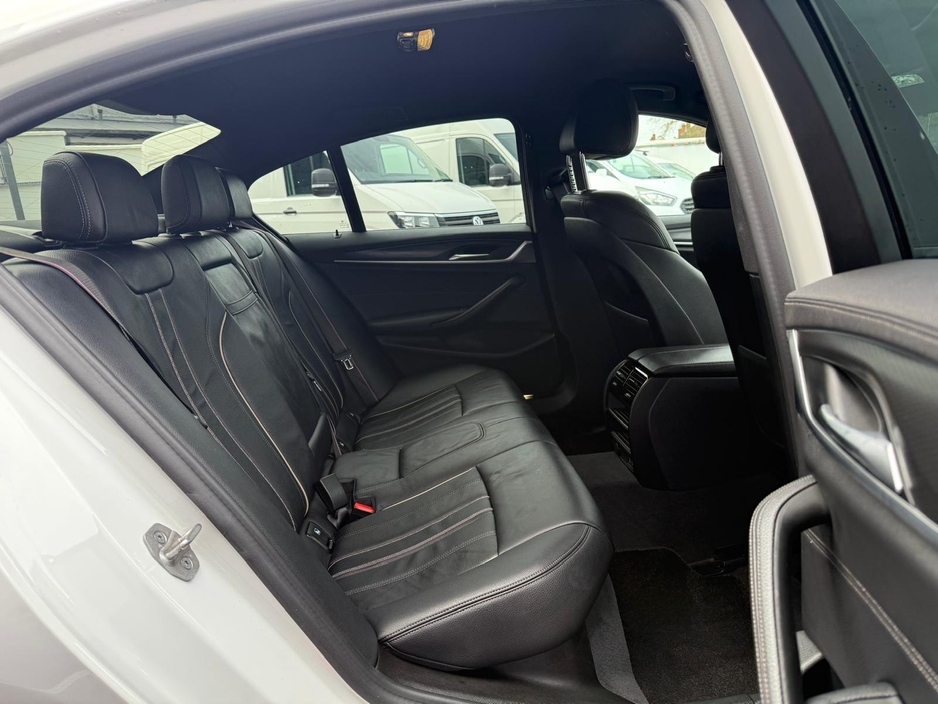 2021 BMW 5 Series - image 26