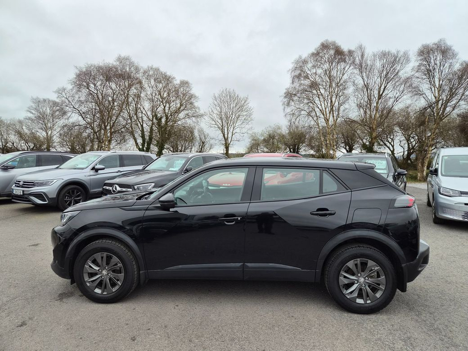 2022 Peugeot 2008 - image 9