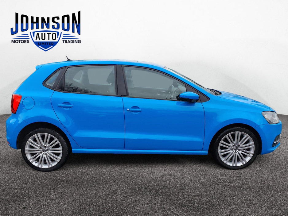 2015 Volkswagen Polo - image 5