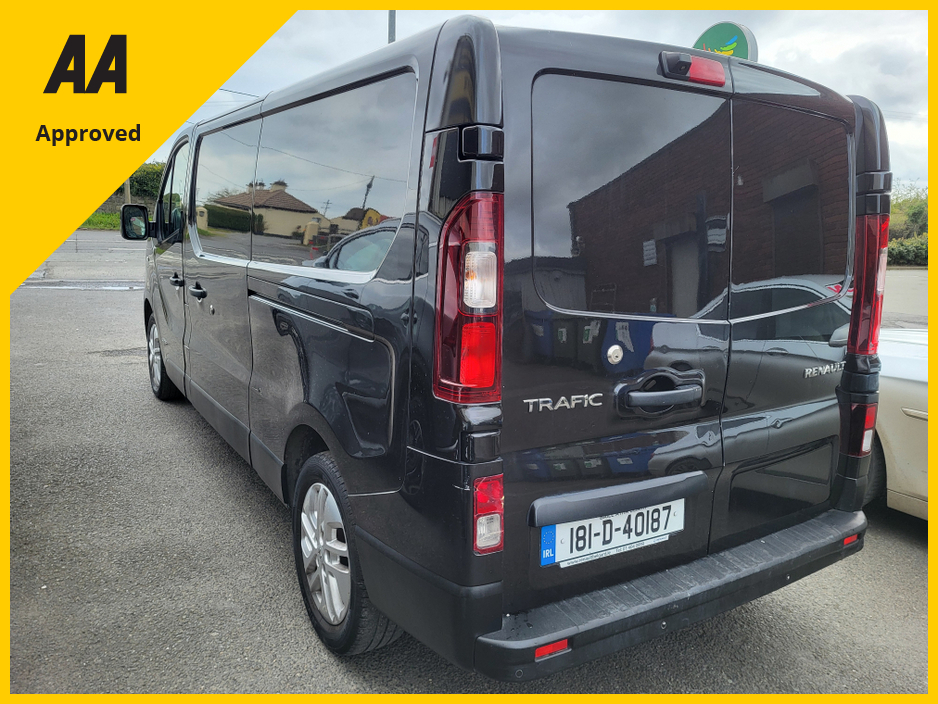 2018 Renault Trafic - image 11