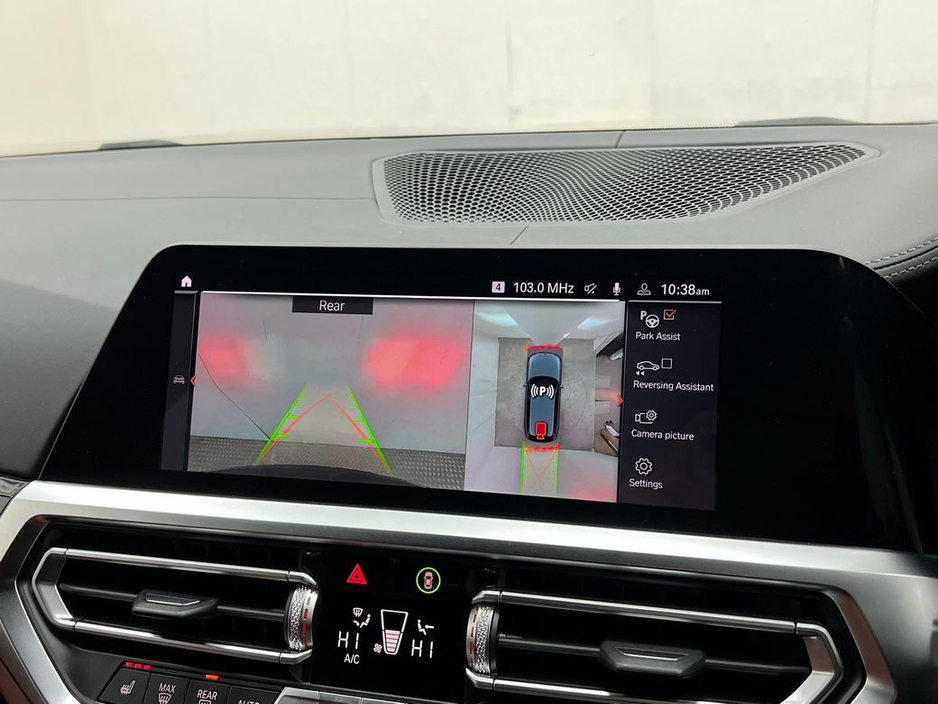 2021 BMW 3 Series - image 39