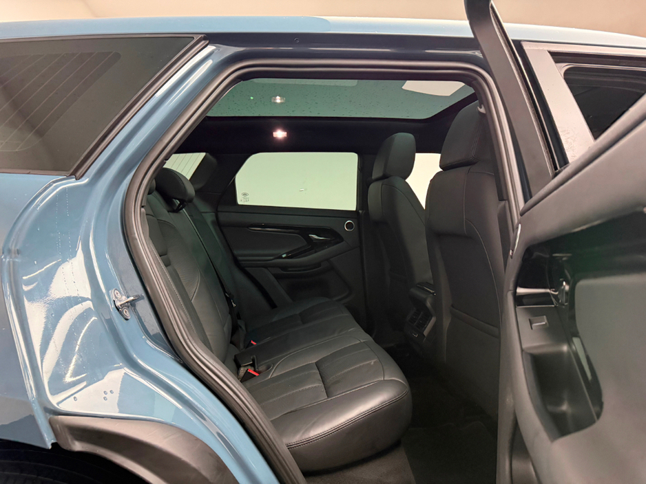 2025 Land Rover Range Rover Evoque HSE DYNAMIC P300E *PAN ROOF* €59,990