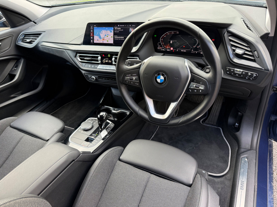 2021 BMW 1 Series - image 9