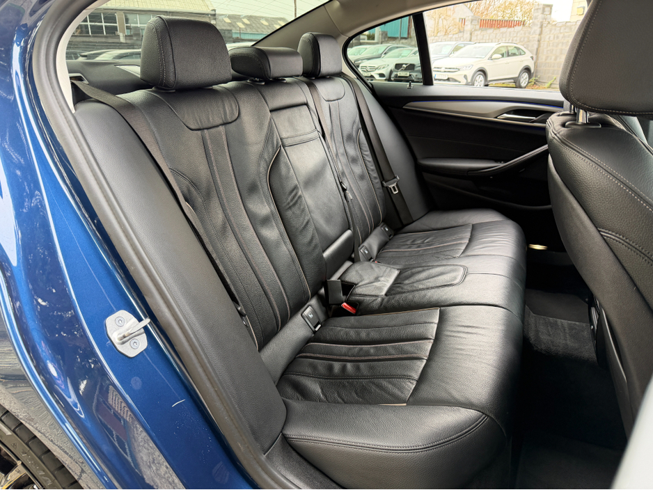 2021 BMW 5 Series M-PERFORMANCE PACK..R 20 ALLOYS..2 KEYS €25,900