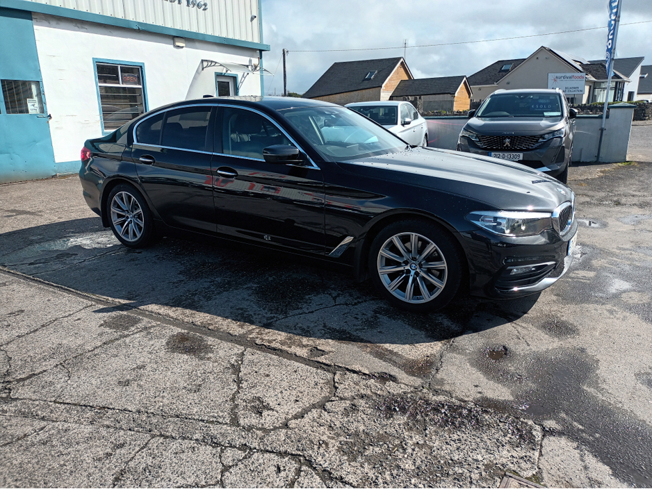 2017 BMW 5 Series - image 2