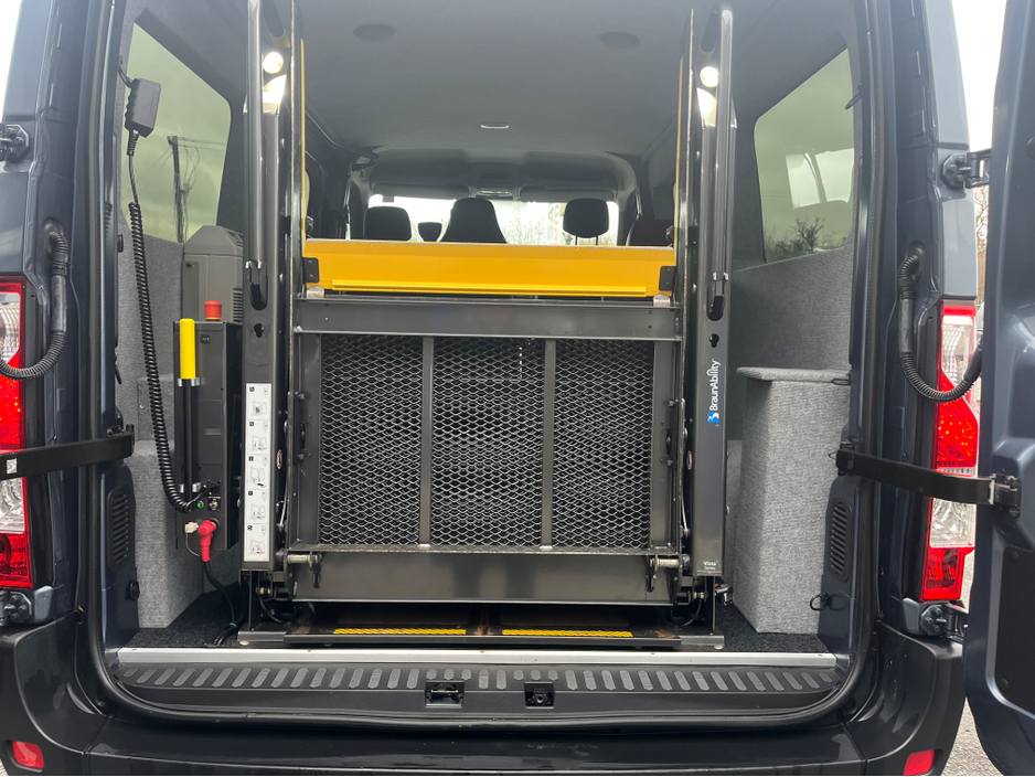 2017 Renault Master - image 9