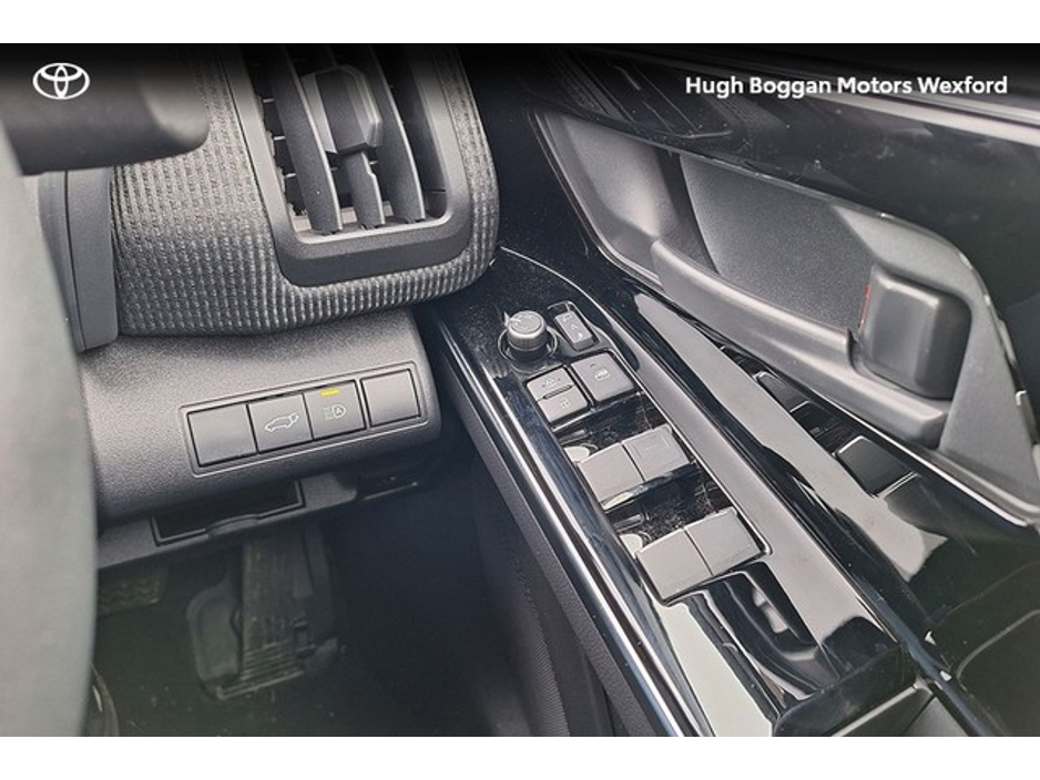 2025 Toyota bZ4X - image 21