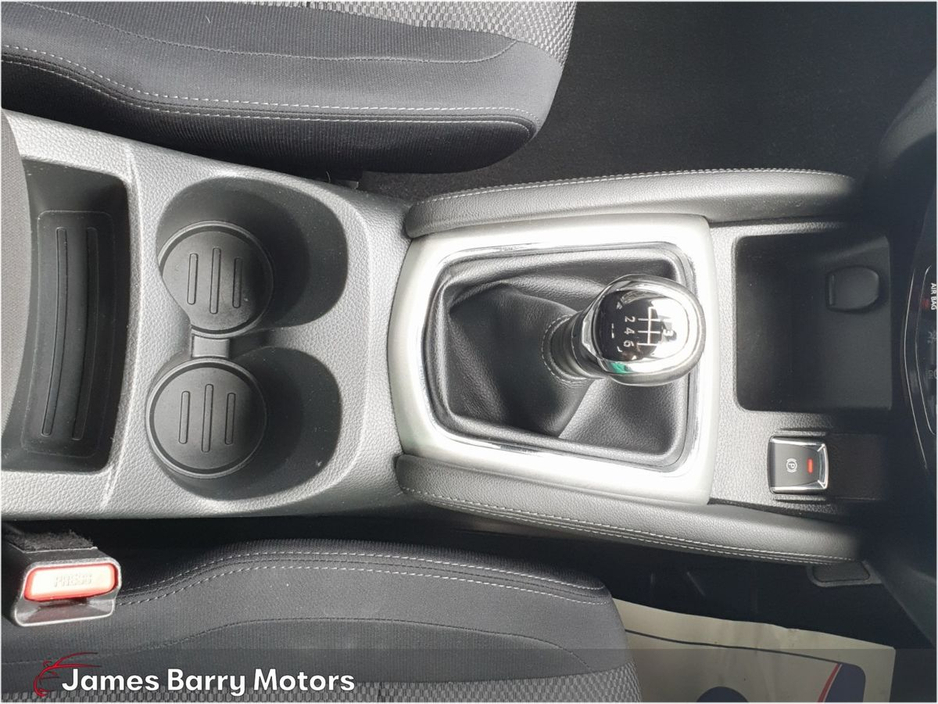 2015 Nissan Qashqai - image 15