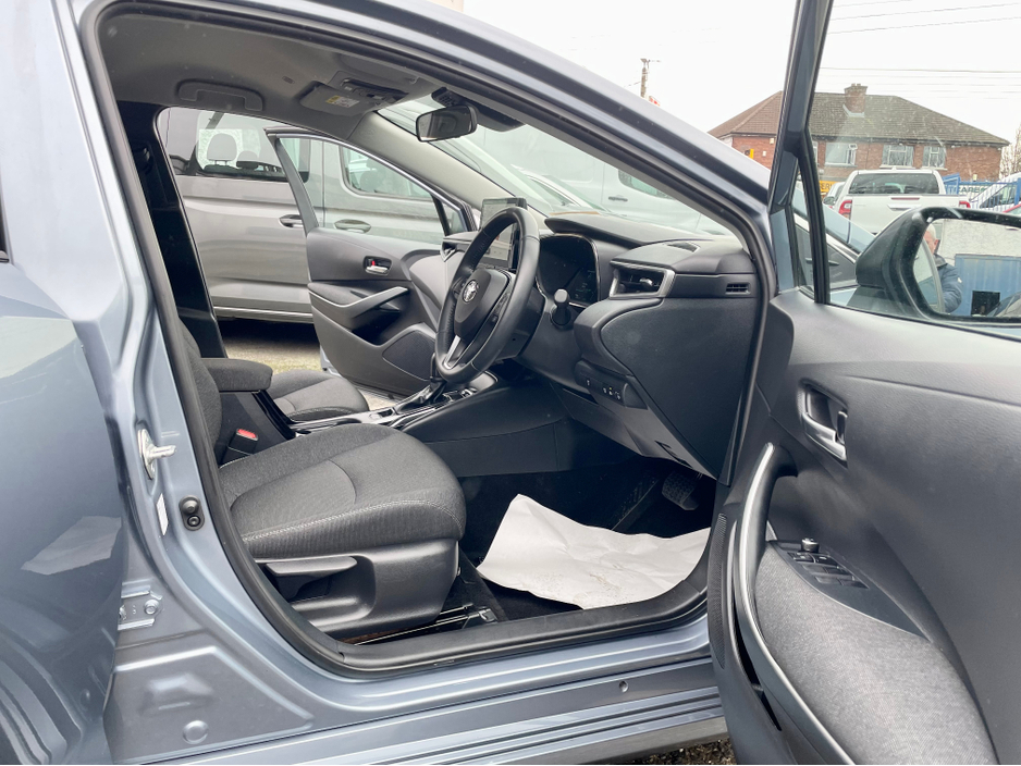 2023 Toyota Corolla - image 7