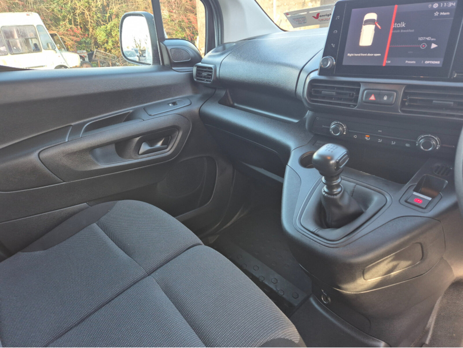 2023 Fiat Doblo - image 8