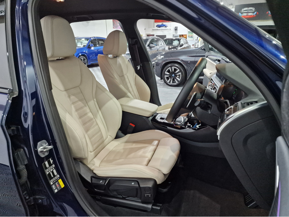 2022 BMW X3 30E M SPORT (PRO PACK / OYSTER LEATHER) X-DRIVE AUTOMATIC **ONE OWNER / TOP SPEC / 20" ALLOYS / APPLE CARPLAY / ADAPTIVE LED HEADLIGHTS / BMW M SEATBELTS / ELECTRIC BOOTLID /REVERSE CAMERA / SAT NAV** €49,900