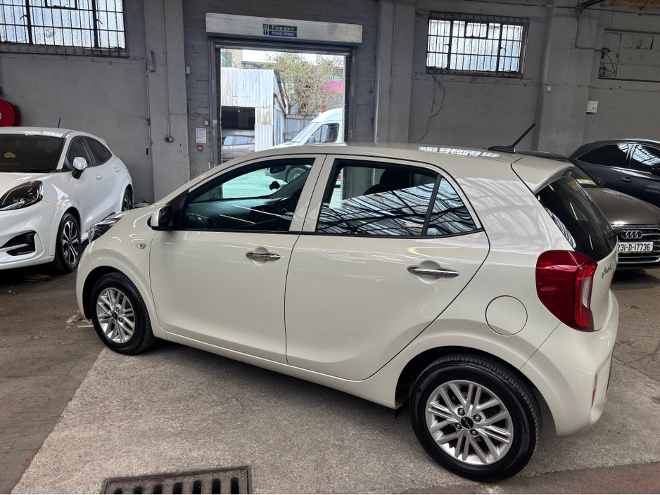 2023 Kia Picanto - image 8