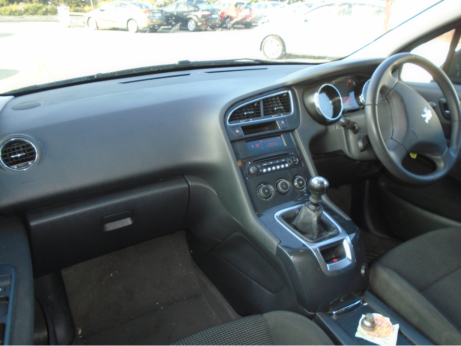 2016 Peugeot 5008 1.6 HDI BLUE ACTIVE 120BHP 5DR €9,999