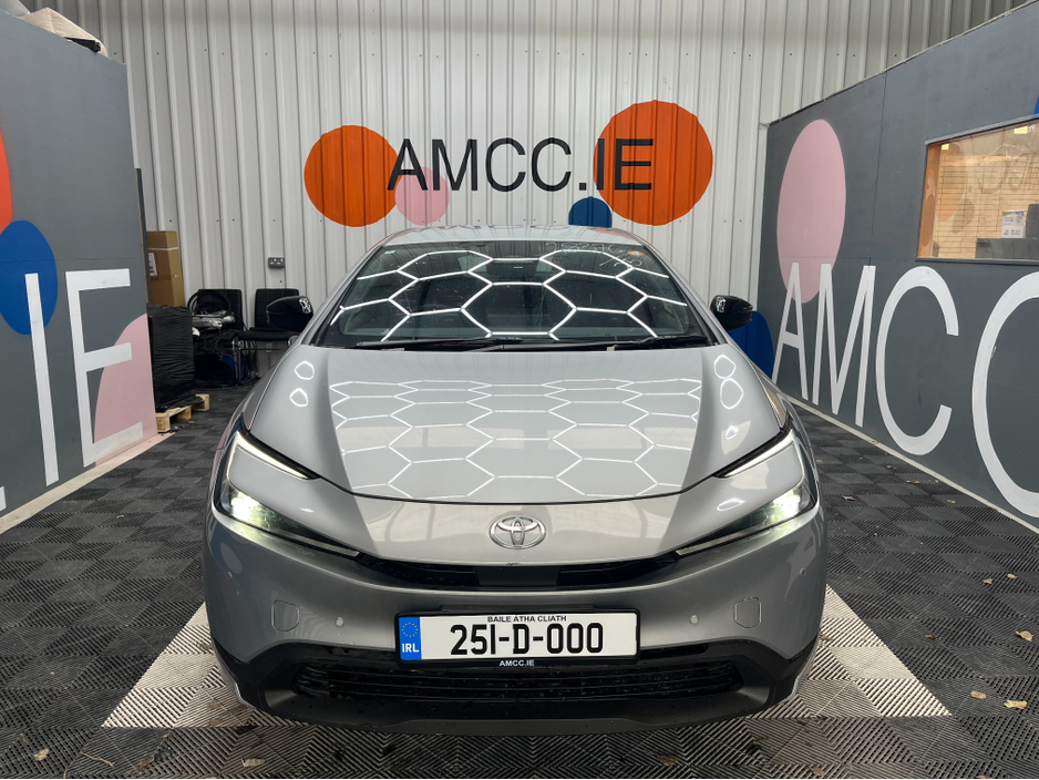 2025 Toyota Prius - image 6