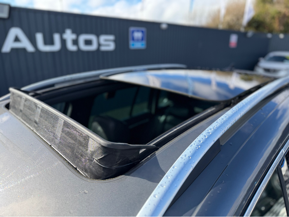 2016 Volkswagen Tiguan - image 4