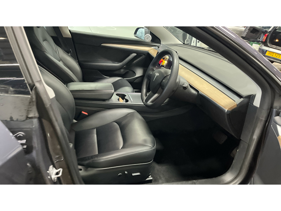 2022 Tesla Model 3 - image 6