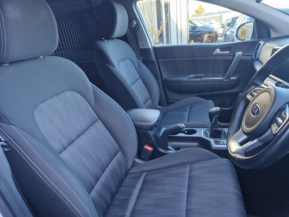 2022 Kia Sportage - image 12