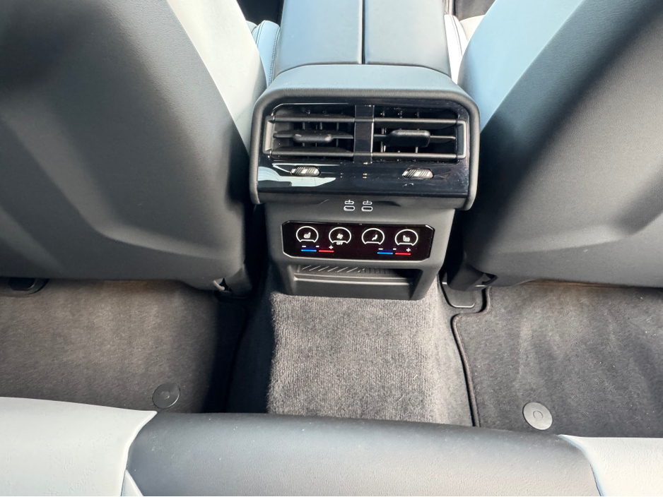 2025 BMW M5 - image 17