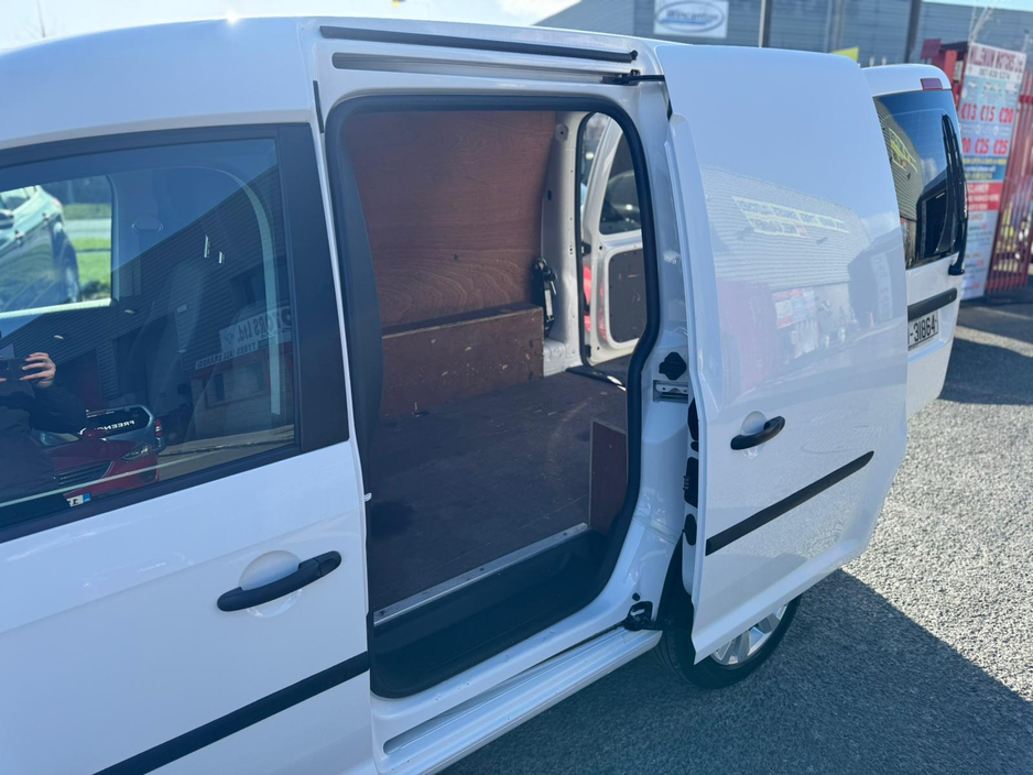 2018 Volkswagen Caddy - image 11