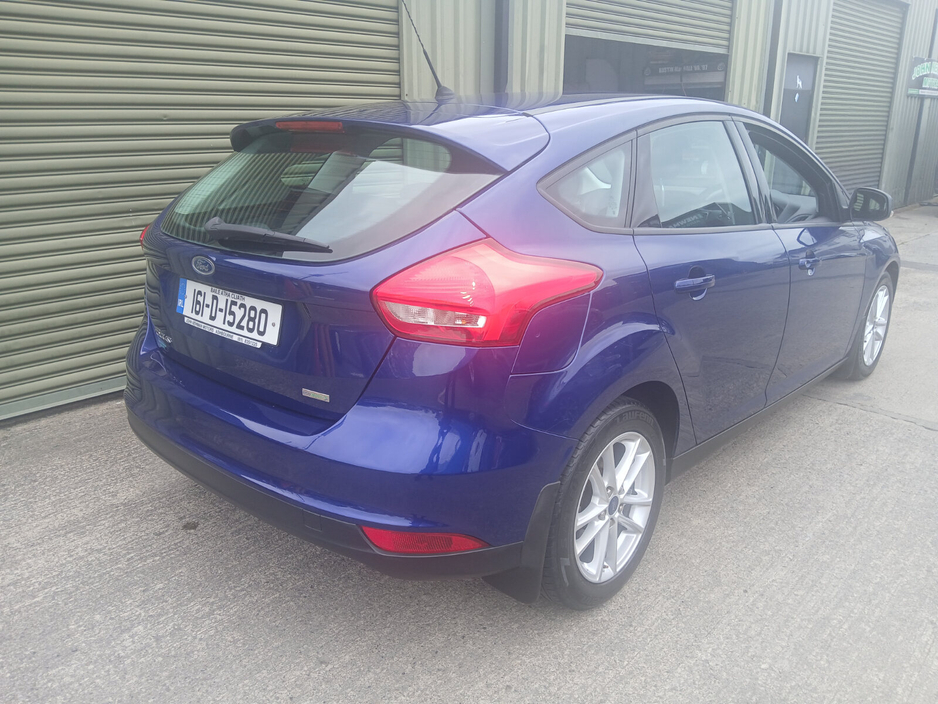 2016 Ford Focus - image 17