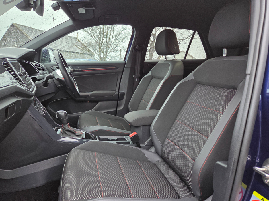 2021 Volkswagen T-Roc - image 7