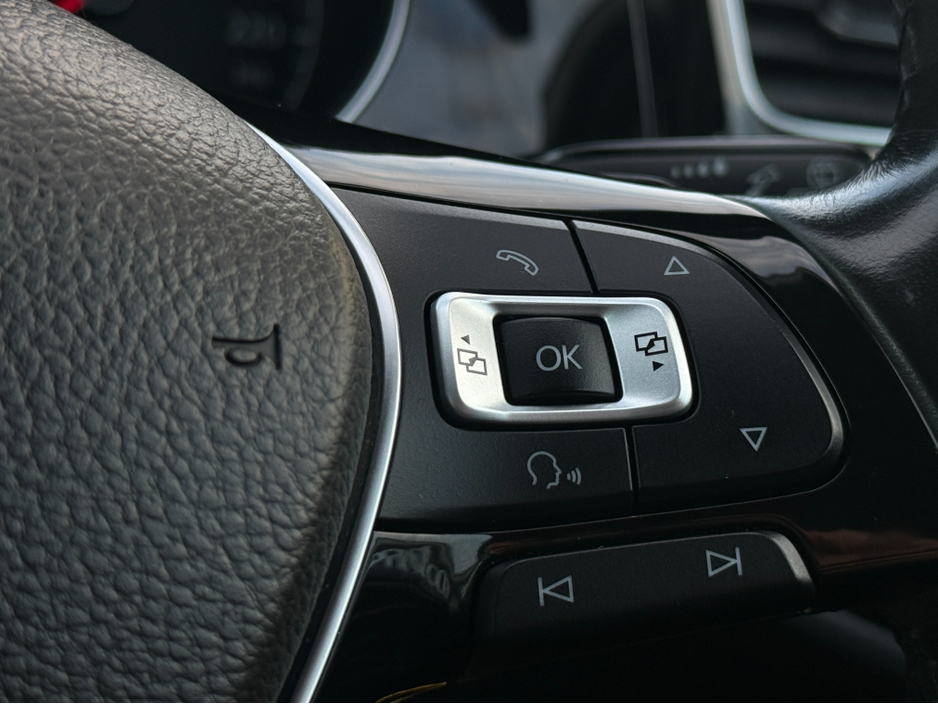 2014 Volkswagen Golf - image 14