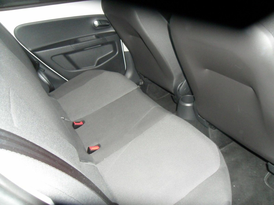 2016 Volkswagen up! - image 6