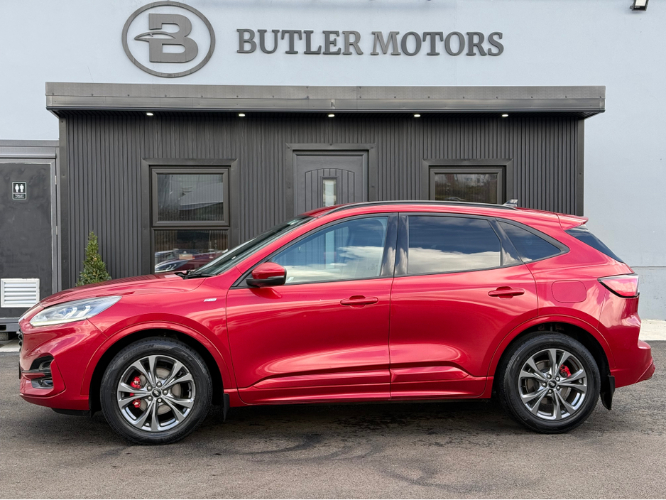 2020 Ford Kuga - image 5