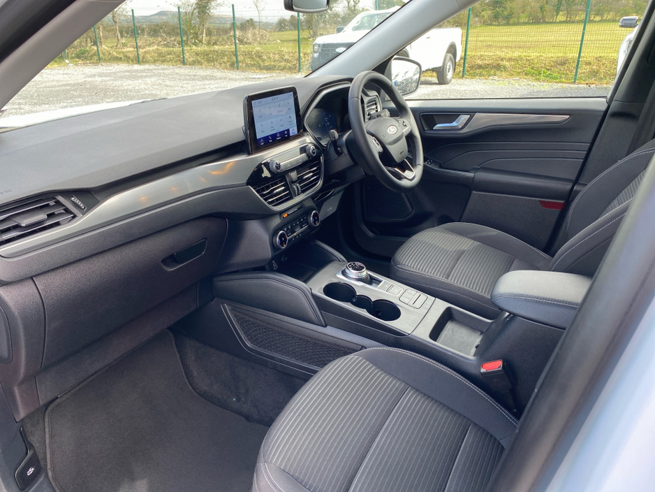 2023 Ford Kuga - image 8